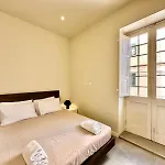 Charming Flat Off The Sea Front Daire Gzira