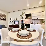 Charming Flat Off The Sea Front Gzira