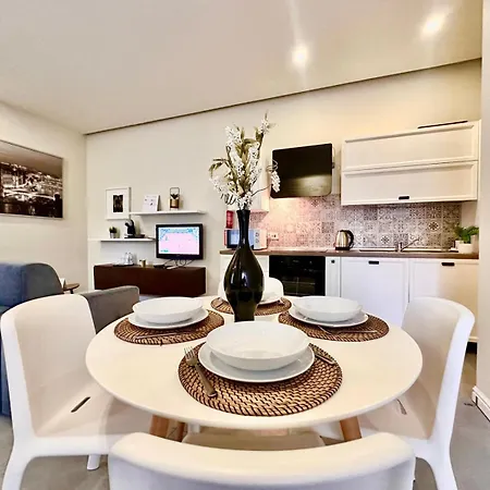 Charming Flat Off The Sea Front Gżira