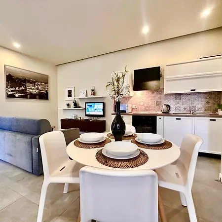 Charming Flat Off The Sea Front * Gżira