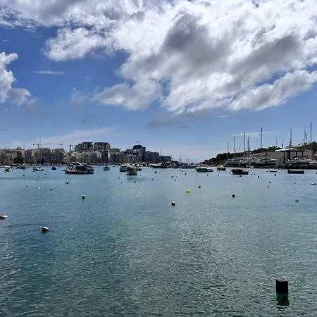 Charming Flat Off The Sea Front Gzira