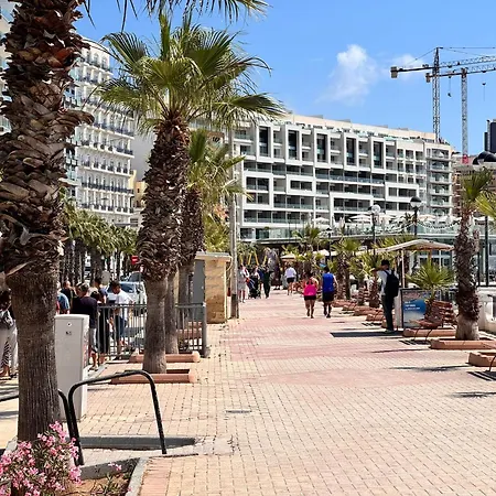 Charming Flat Off The Sea Front Appartement