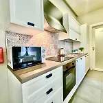 Charming Flat Off The Sea Front Gzira