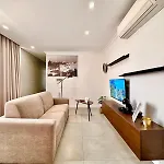 דירה Charming Flat Off The Sea Front *