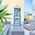 דירה Charming Flat Off The Sea Front