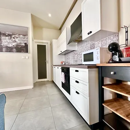 Charming Flat Off The Sea Front Appartement *