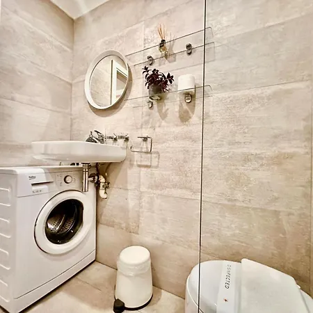 Charming Flat Off The Sea Front Apartmán