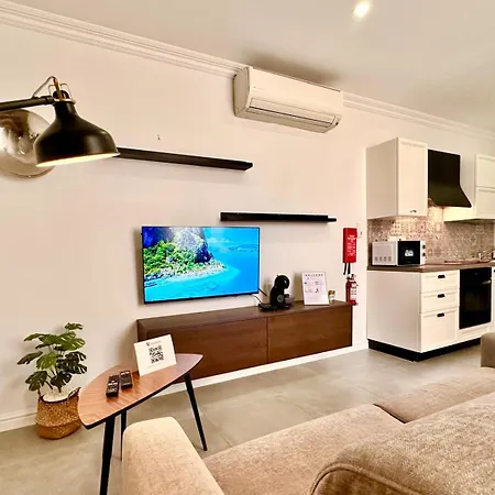 Charming Flat Off The Sea Front * Gzira