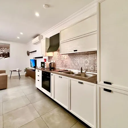Charming Flat Off The Sea Front *