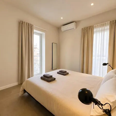 Charming Flat Off The Sea Front Apartamento