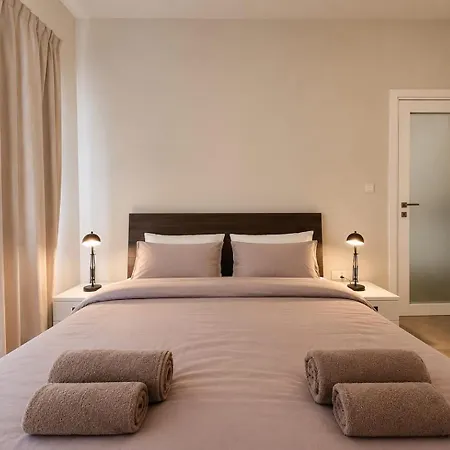 Apartamento Charming Flat Off The Sea Front