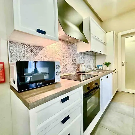 Charming Flat Off The Sea Front Gzira