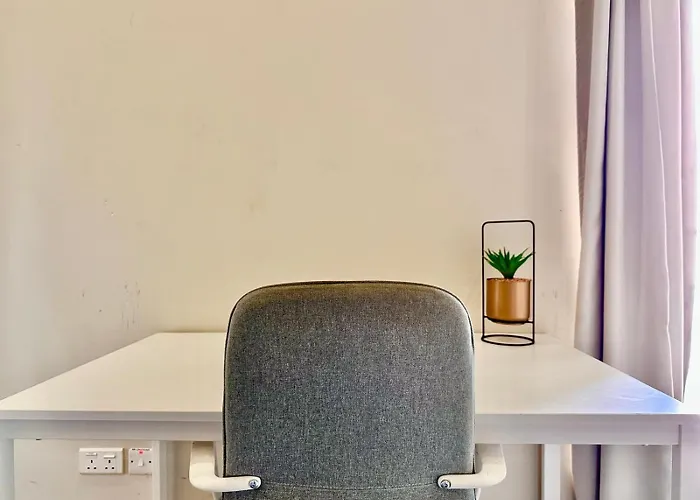 Charming Flat Off The Sea Front Lägenhet *