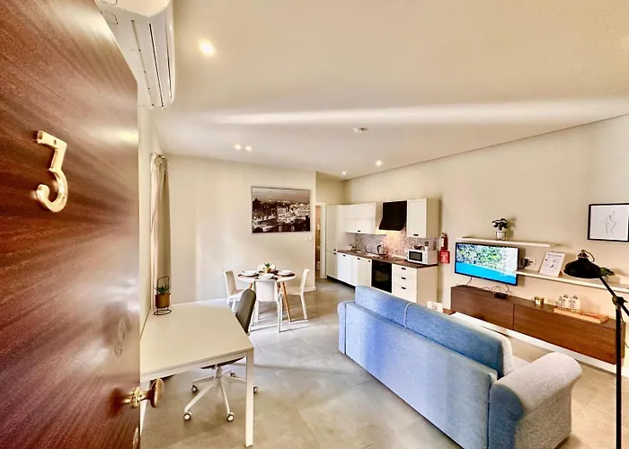 Charming Flat Off The Sea Front * Gżira