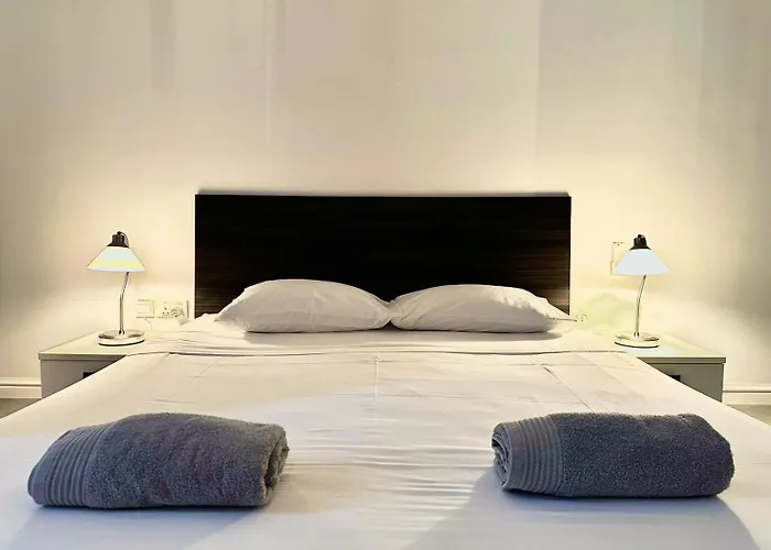 Charming Flat Off The Sea Front Gżira