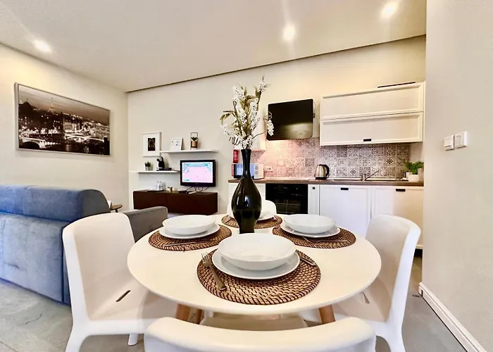 Charming Flat Off The Sea Front Gżira