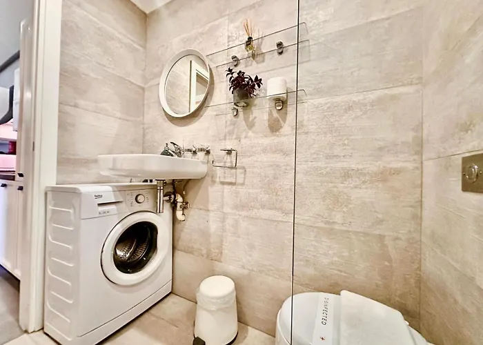 Charming Flat Off The Sea Front Lägenhet