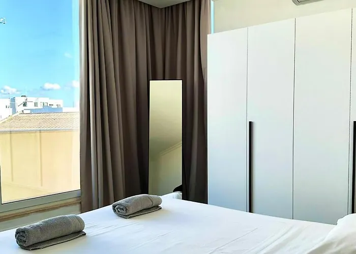 Apartman Charming Flat Off The Sea Front Gżira