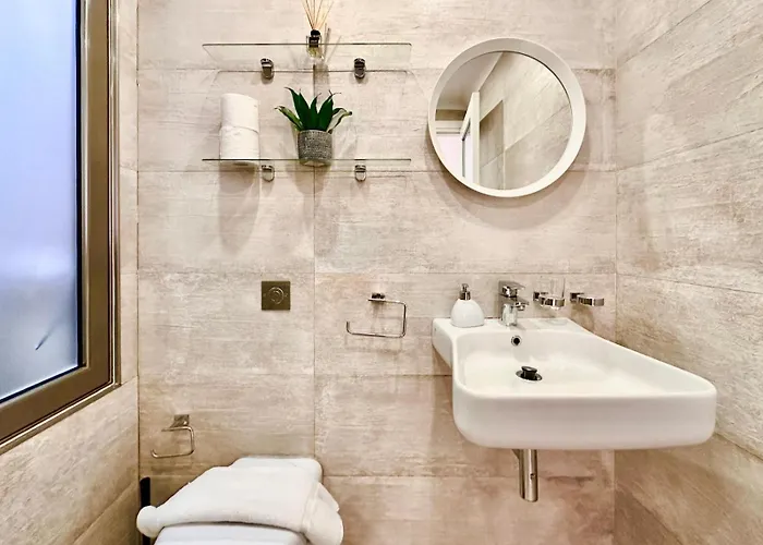 Charming Flat Off The Sea Front Gzira